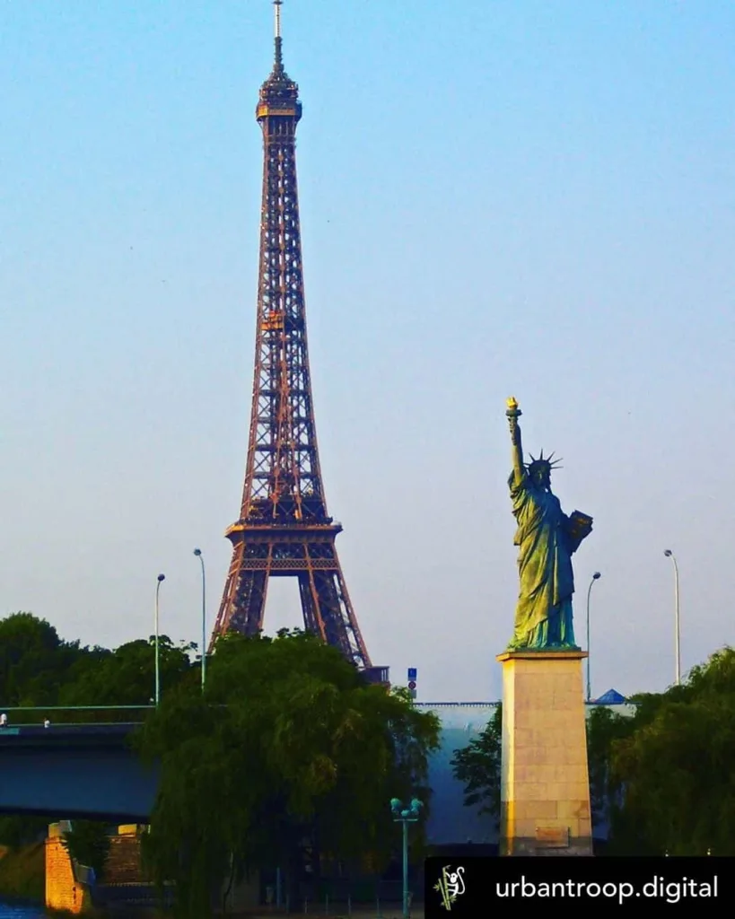 Eiffel tower and Statue of Liberty, Paris