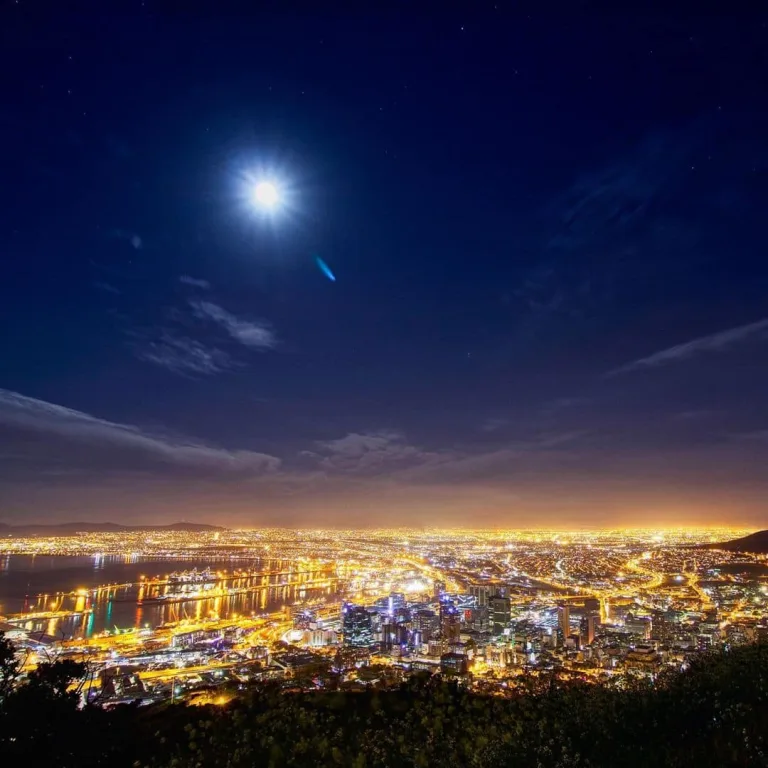 Master Photography -Night View of Cape Town from Signal Hill